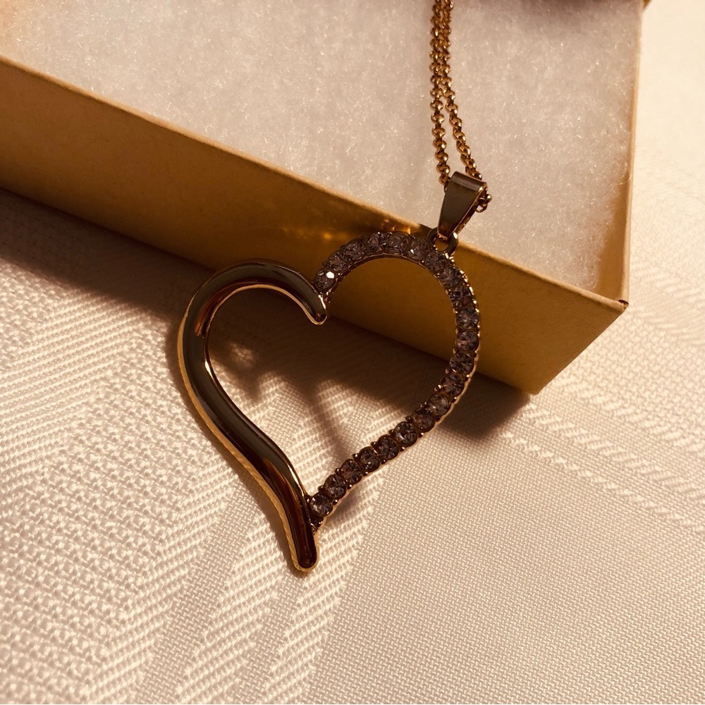 New Kohls Gold Heart Pendant Necklace with Crystal Accents